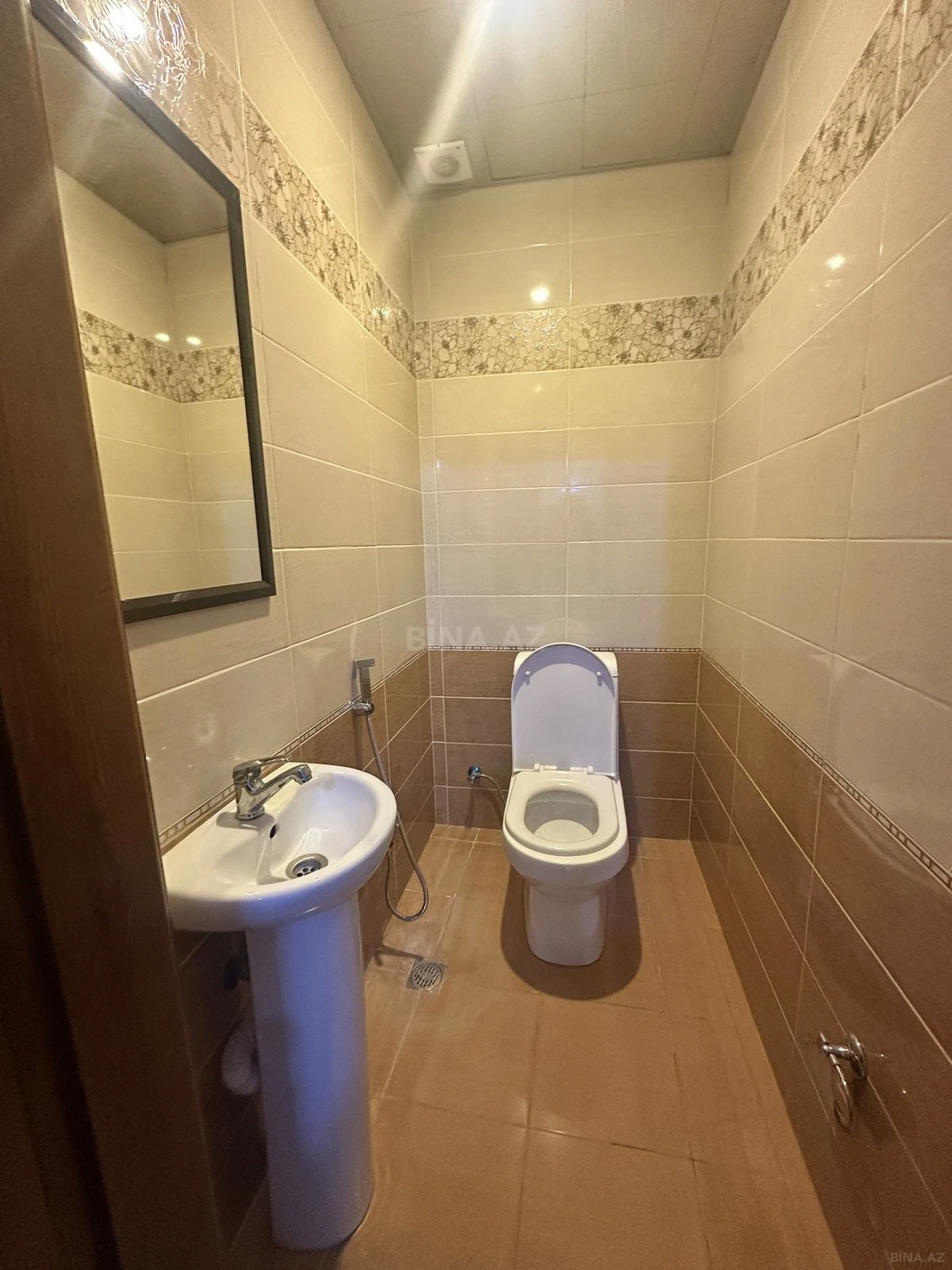 Satılır 3 otaqlı mənzil 132 m²