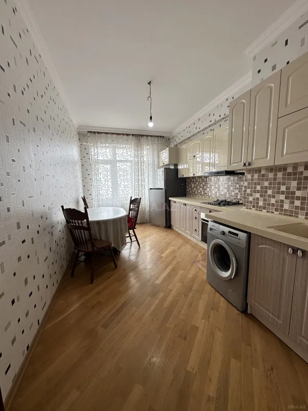 Satılır 3 otaqlı mənzil 132 m²