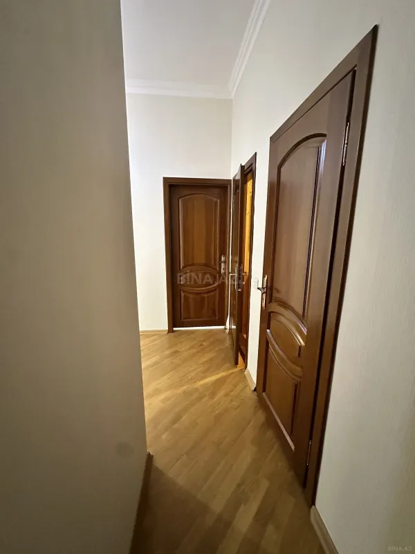 Satılır 3 otaqlı mənzil 132 m²