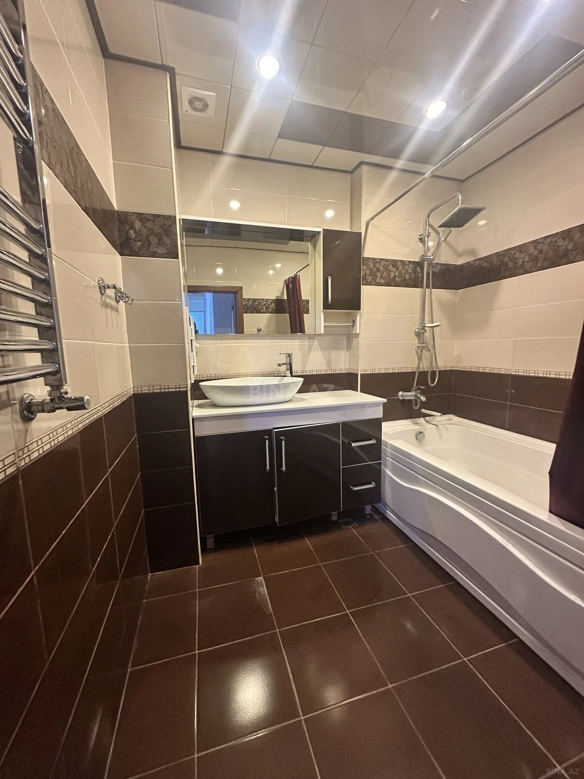 Satılır 3 otaqlı mənzil 132 m²