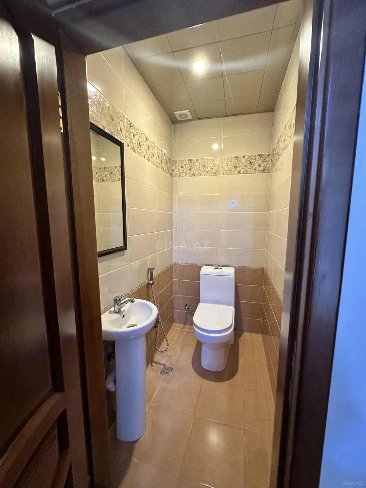 Satılır 3 otaqlı mənzil 132 m²