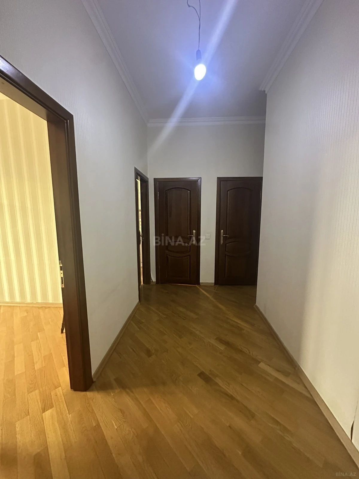 Satılır 3 otaqlı mənzil 132 m²