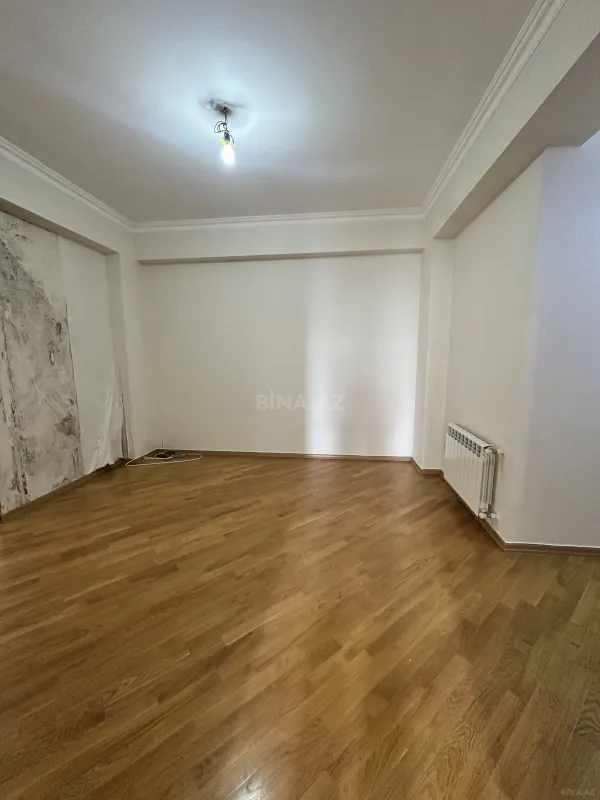 Satılır 3 otaqlı mənzil 132 m²