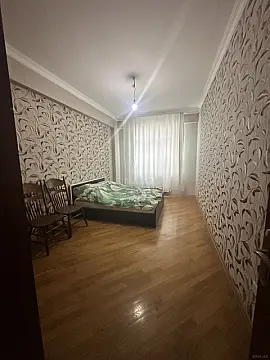 Satılır 3 otaqlı mənzil 132 m²