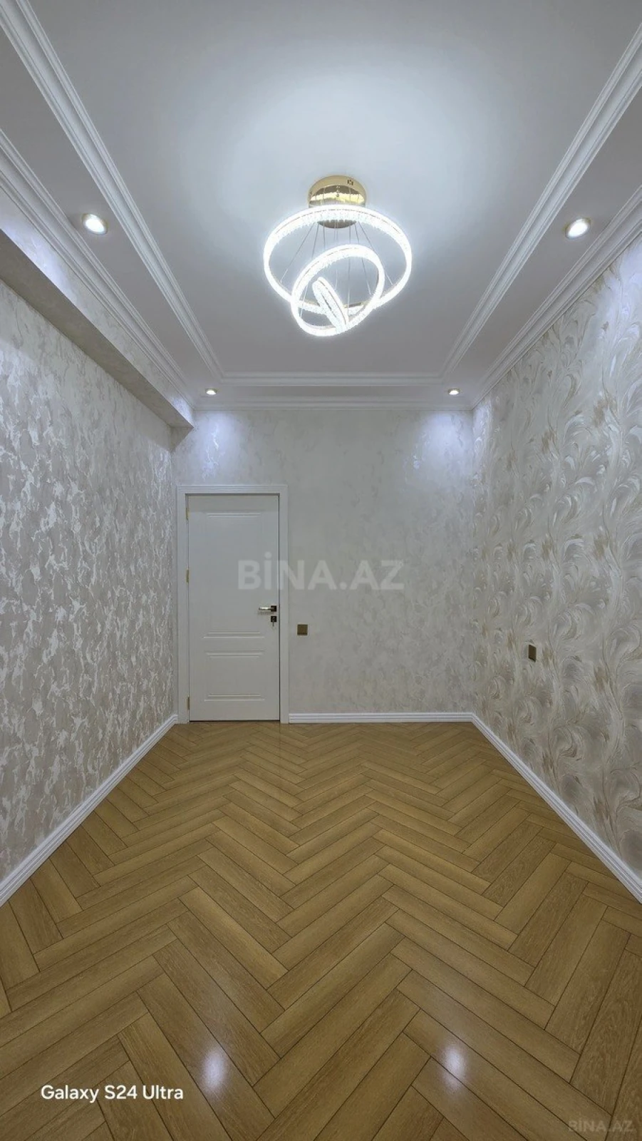 Satılır 2 otaqlı mənzil 65 m²