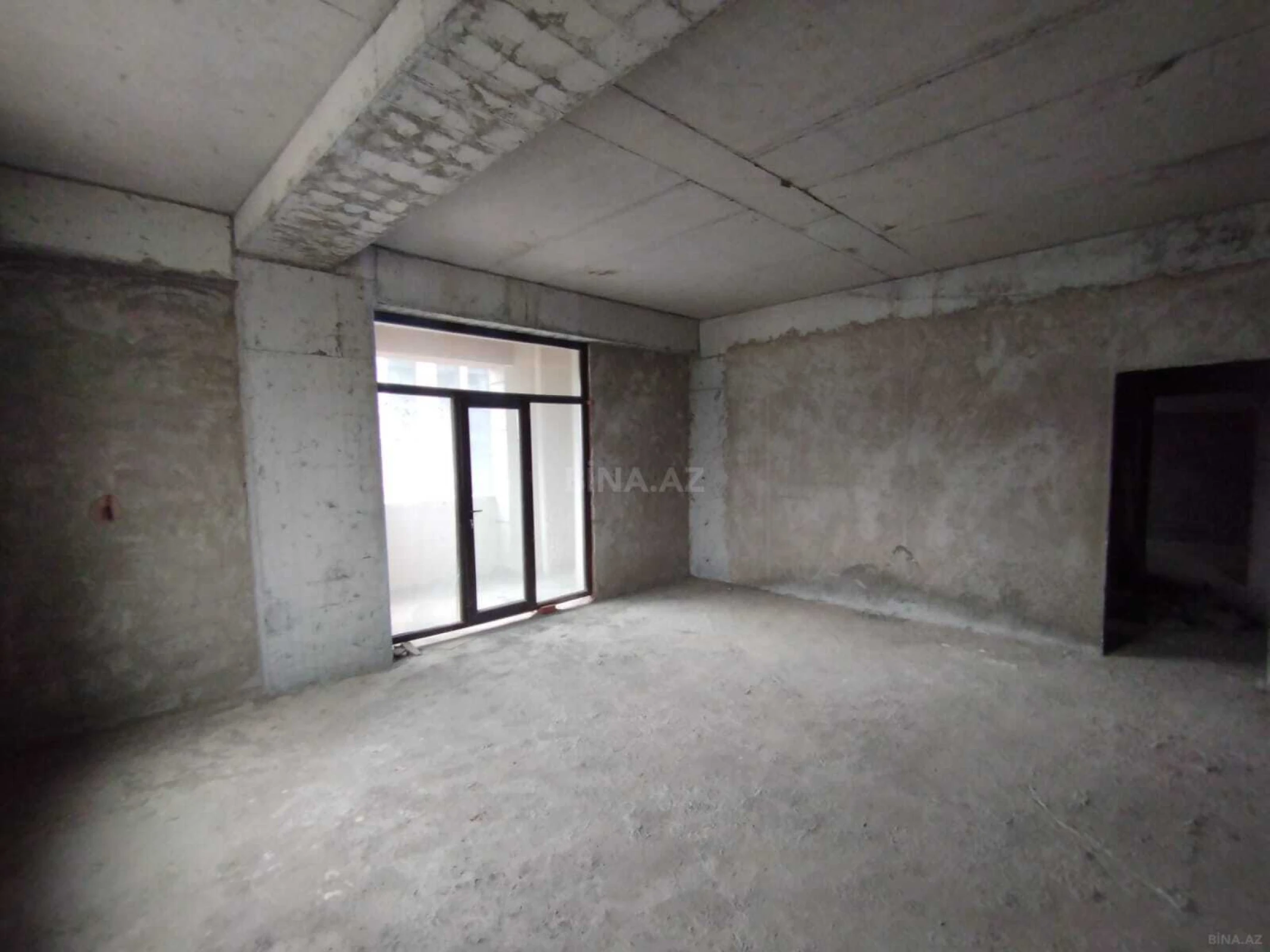 Satılır 3 otaqlı mənzil 148 m²