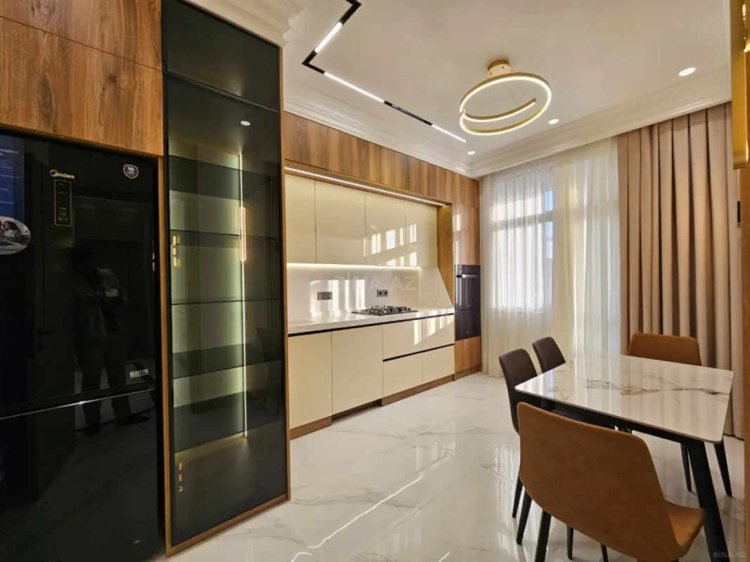 Satılır 2 otaqlı mənzil 83 m²