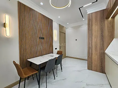 Satılır 2 otaqlı mənzil 83 m²