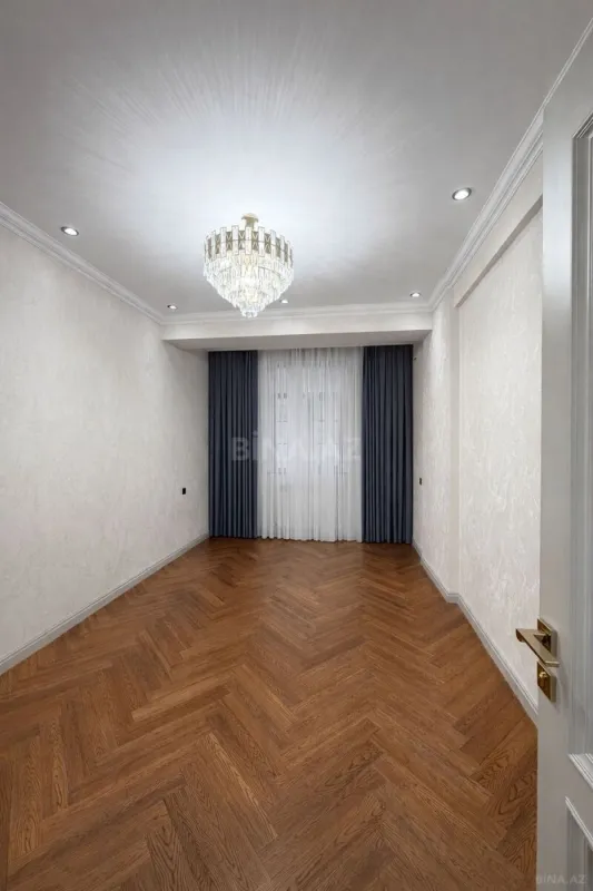 Satılır 3 otaqlı mənzil 139 m²