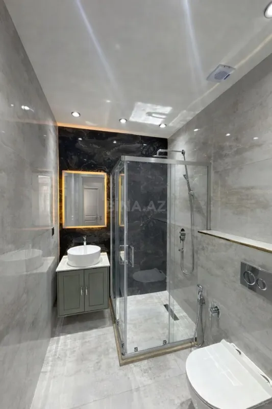 Satılır 3 otaqlı mənzil 139 m²