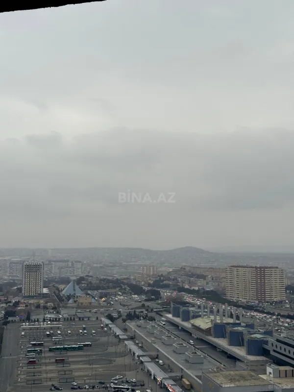 Satılır 4 otaqlı mənzil 142 m²