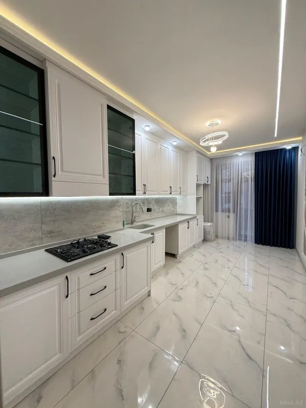 Satılır 4 otaqlı mənzil 142 m²