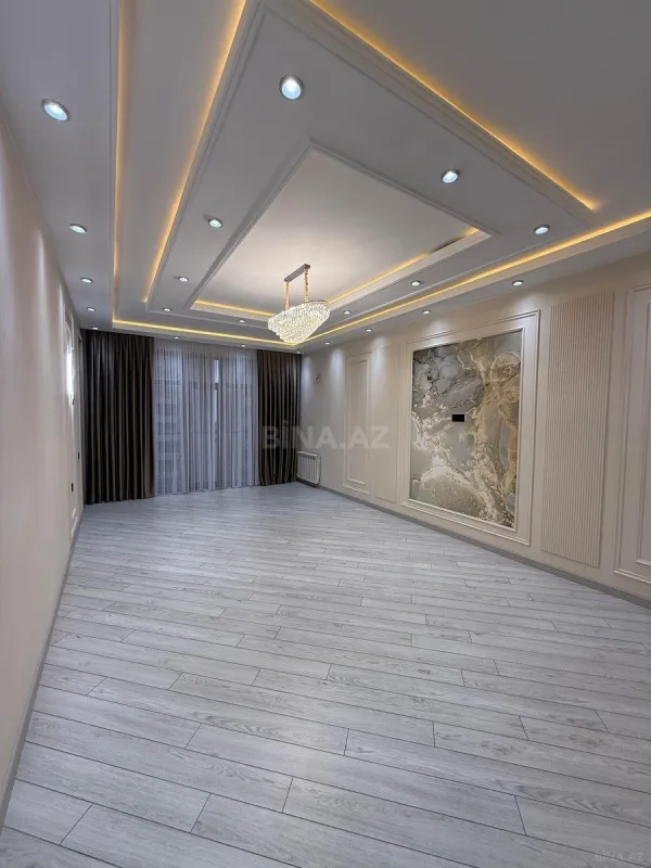 Satılır 4 otaqlı mənzil 142 m²