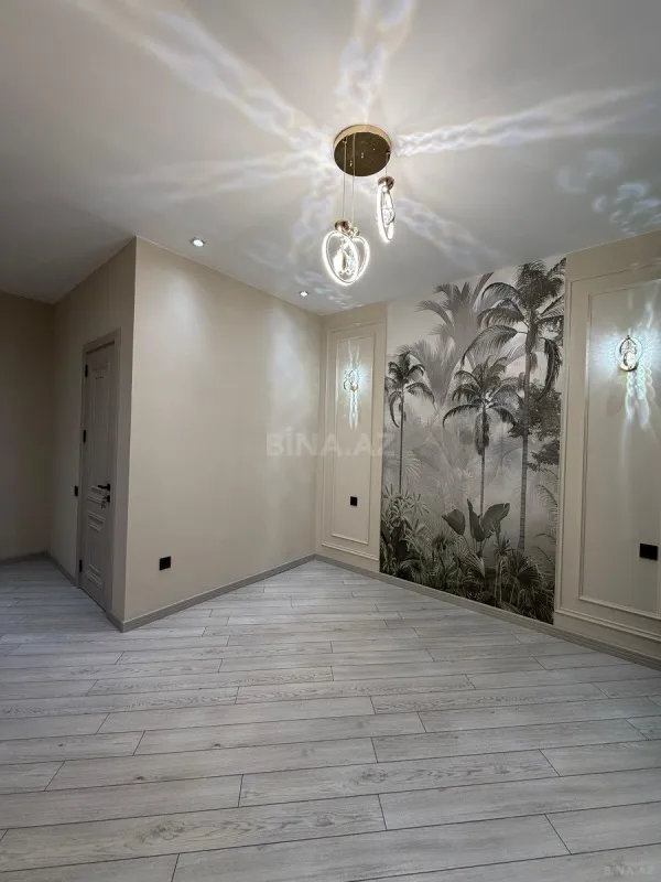 Satılır 4 otaqlı mənzil 142 m²