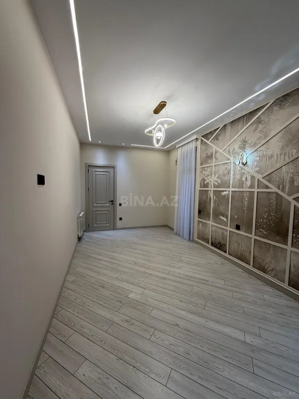 Satılır 4 otaqlı mənzil 142 m²