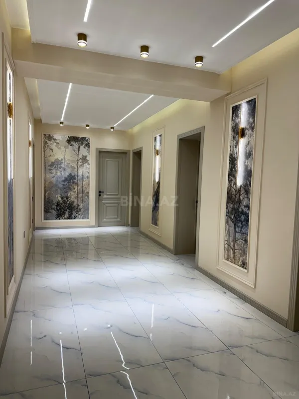 Satılır 4 otaqlı mənzil 142 m²