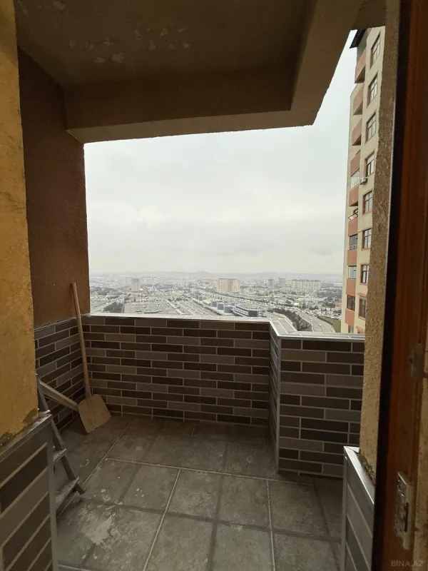 Satılır 4 otaqlı mənzil 142 m²