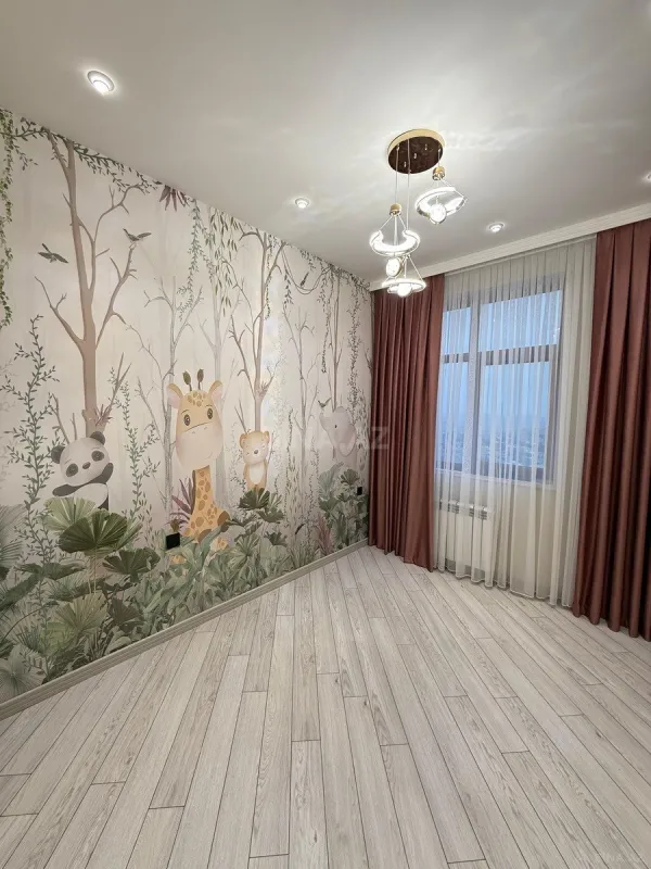 Satılır 4 otaqlı mənzil 142 m²