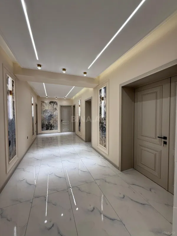 Satılır 4 otaqlı mənzil 142 m²