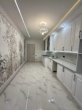 Satılır 4 otaqlı mənzil 142 m²