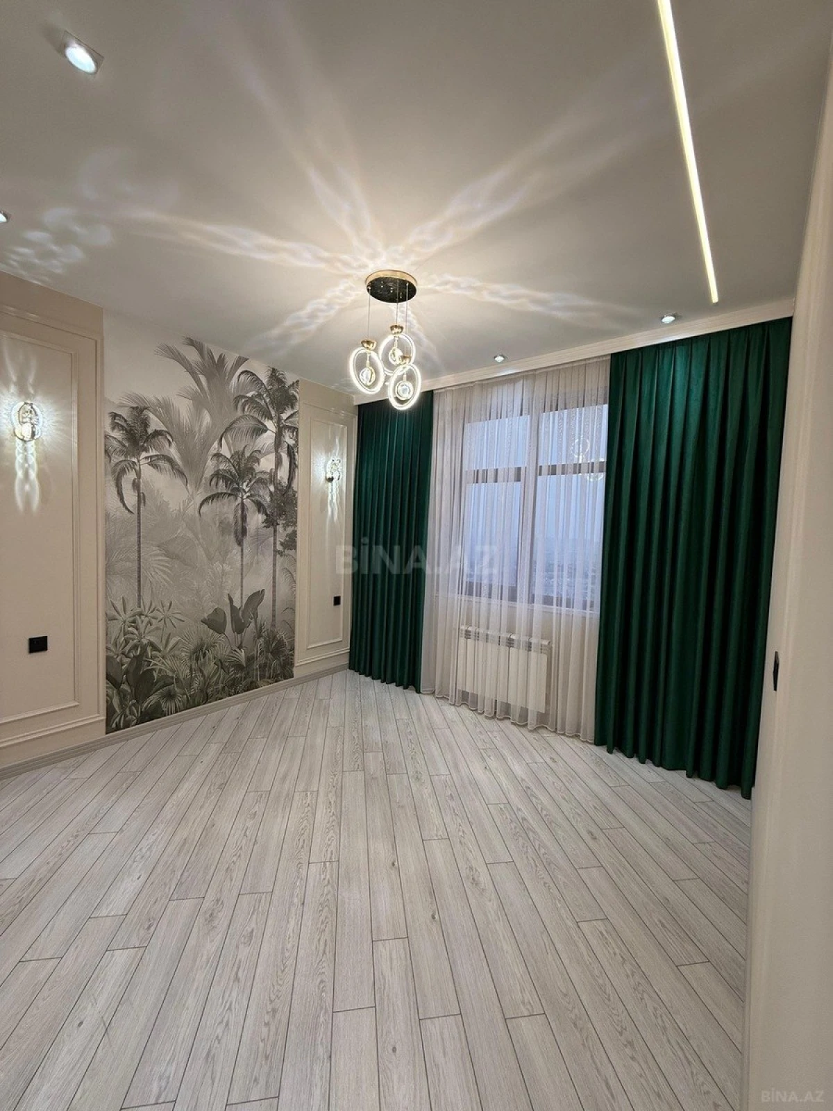 Satılır 4 otaqlı mənzil 142 m²