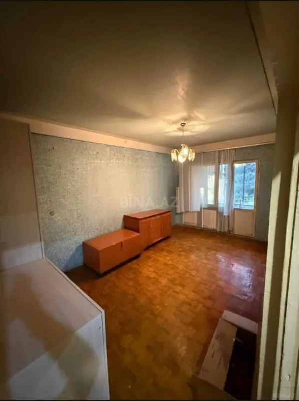 Satılır 4 otaqlı mənzil 100 m²