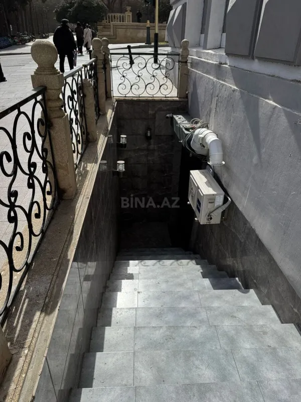 Satılır obyekt 135 m²