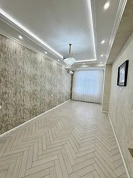Satılır 4 otaqlı mənzil 135 m²