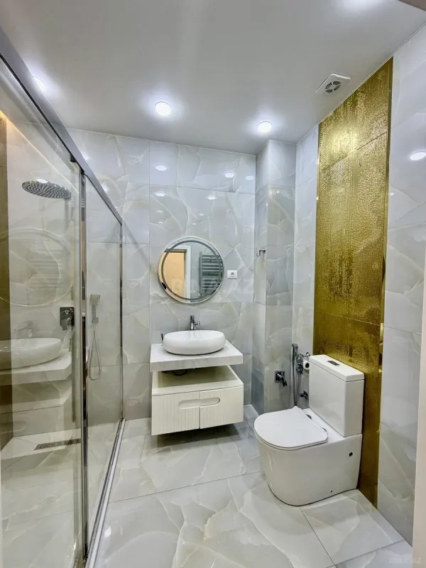 Satılır 4 otaqlı mənzil 135 m²