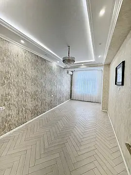 Satılır 4 otaqlı mənzil 135 m²