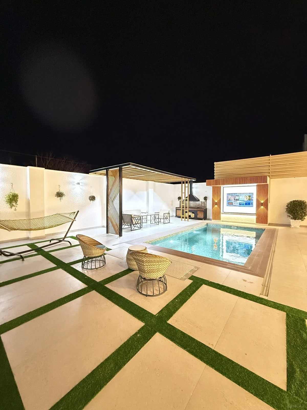 Satılır 5 otaqlı həyət evi 300 m²