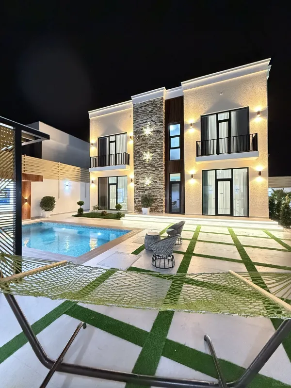 Satılır 5 otaqlı həyət evi 300 m²