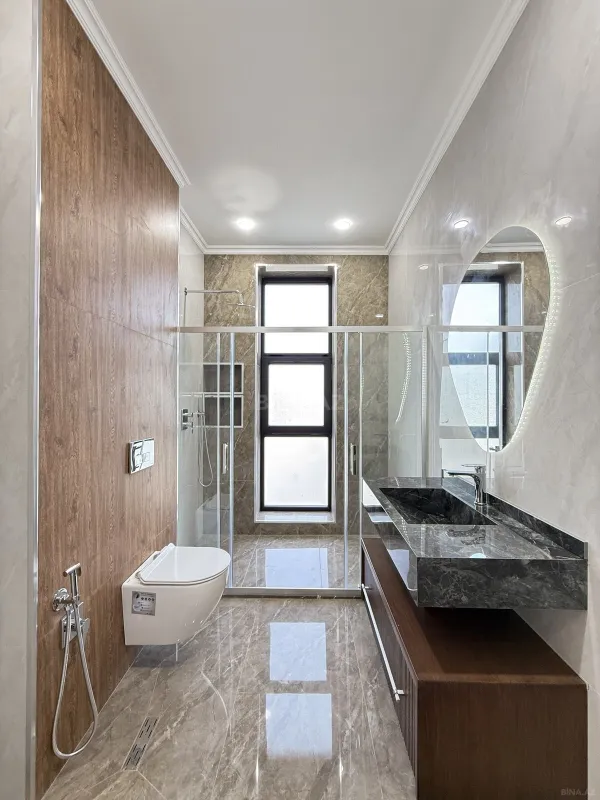 Satılır 5 otaqlı həyət evi 300 m²