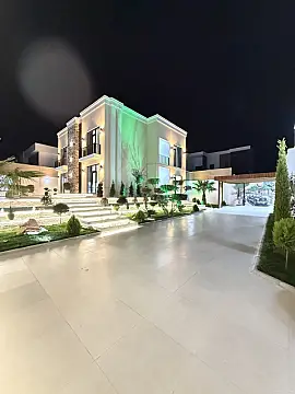 Satılır 5 otaqlı həyət evi 300 m²
