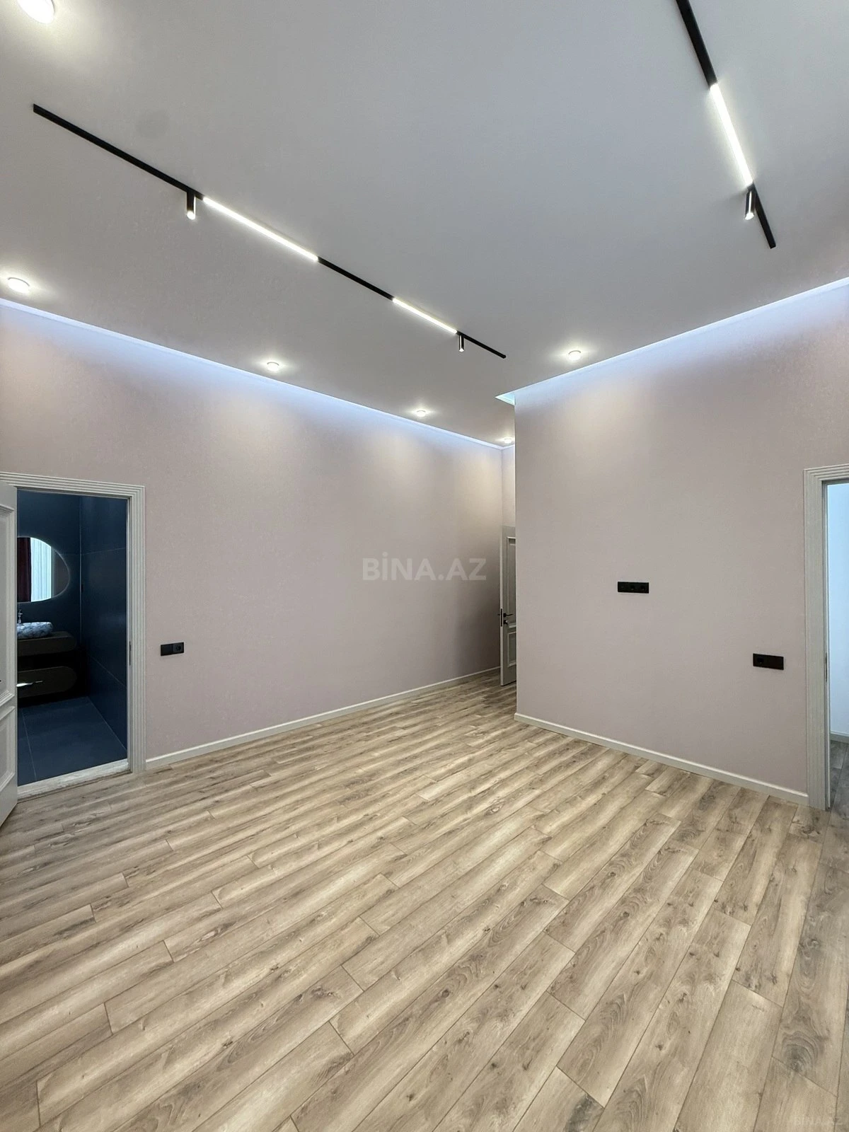 Satılır 5 otaqlı həyət evi 300 m²