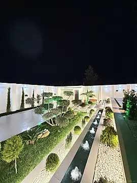 Satılır 5 otaqlı həyət evi 300 m²
