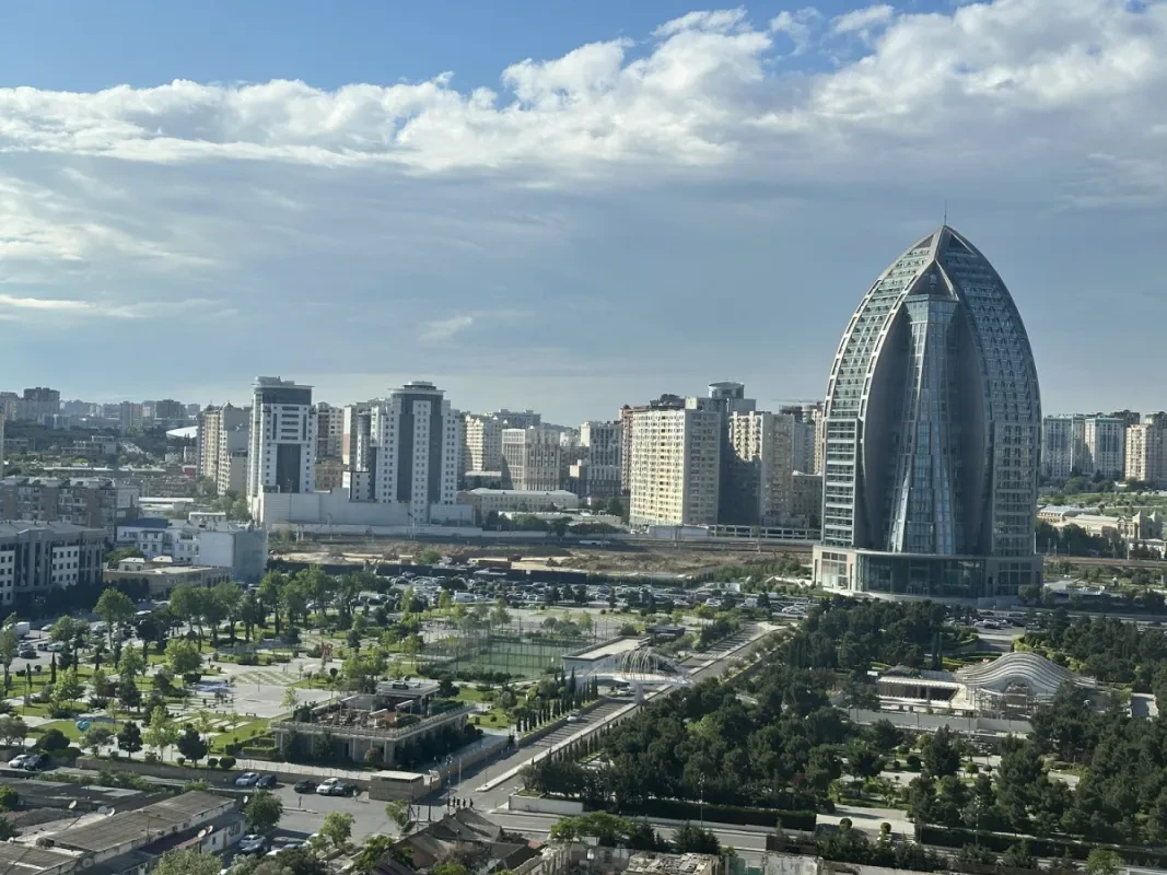 Satılır 2 otaqlı mənzil 82 m²
