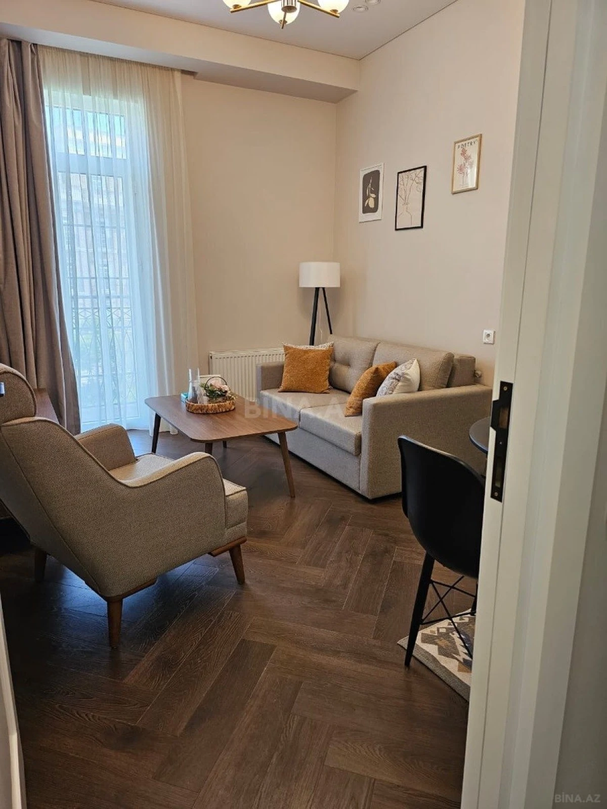 Kirayə verilir 2 otaqlı mənzil 68 m²