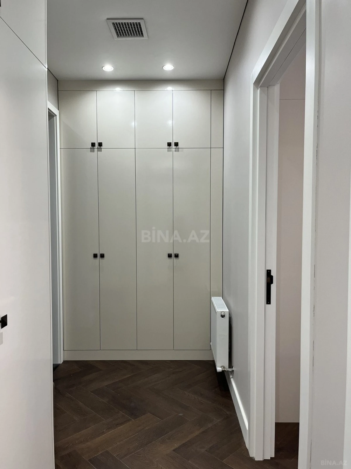 Kirayə verilir 2 otaqlı mənzil 68 m²