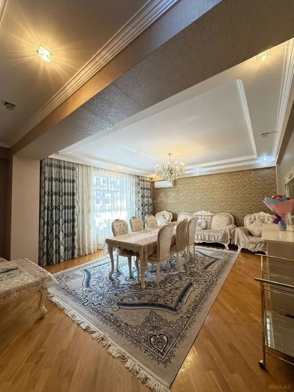 Satılır 3 otaqlı mənzil 125 m²