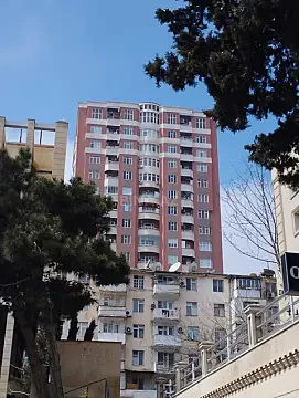 Satılır 3 otaqlı mənzil 135 m² — Bakı 3 otaq 135.00 m²