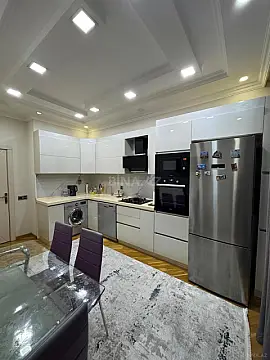 Satılır 3 otaqlı mənzil 102 m²