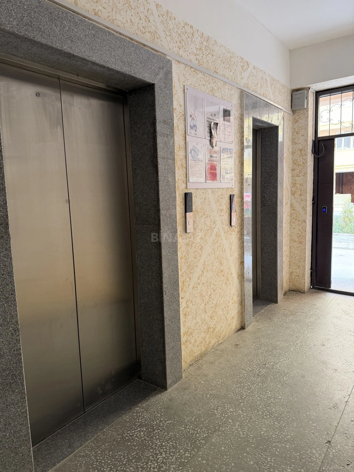 Satılır 2 otaqlı mənzil 58 m²