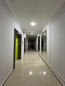Satılır 2 otaqlı mənzil 93 m²