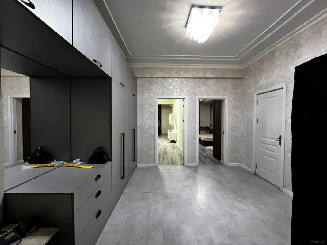 Satılır 2 otaqlı mənzil 93 m²