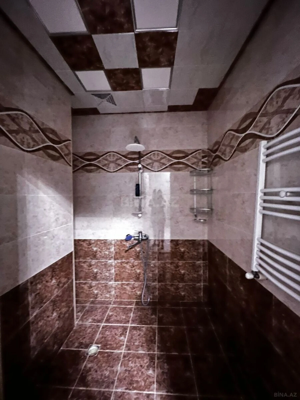 Satılır 2 otaqlı mənzil 93 m²