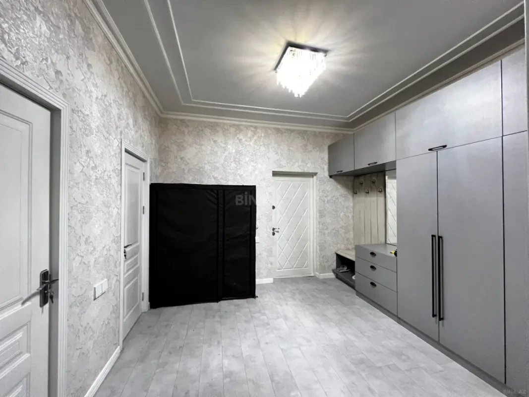 Satılır 2 otaqlı mənzil 93 m²