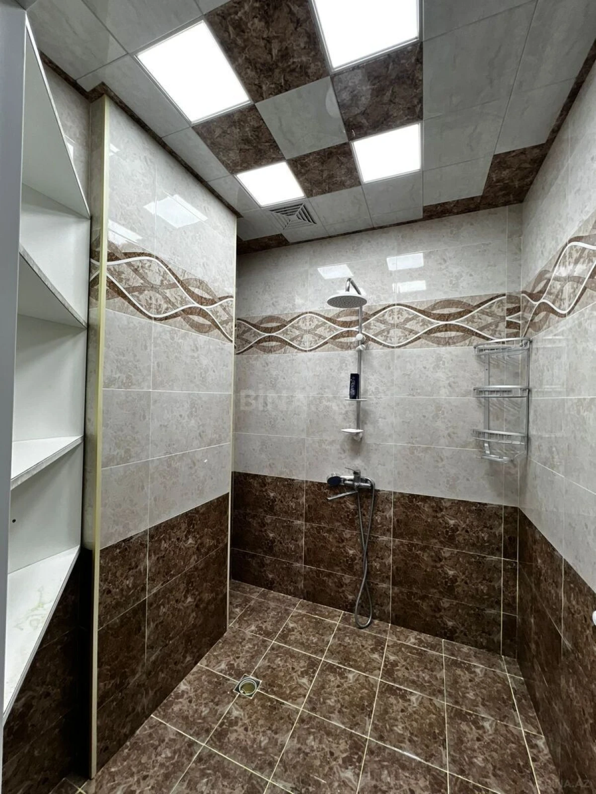 Satılır 2 otaqlı mənzil 93 m²