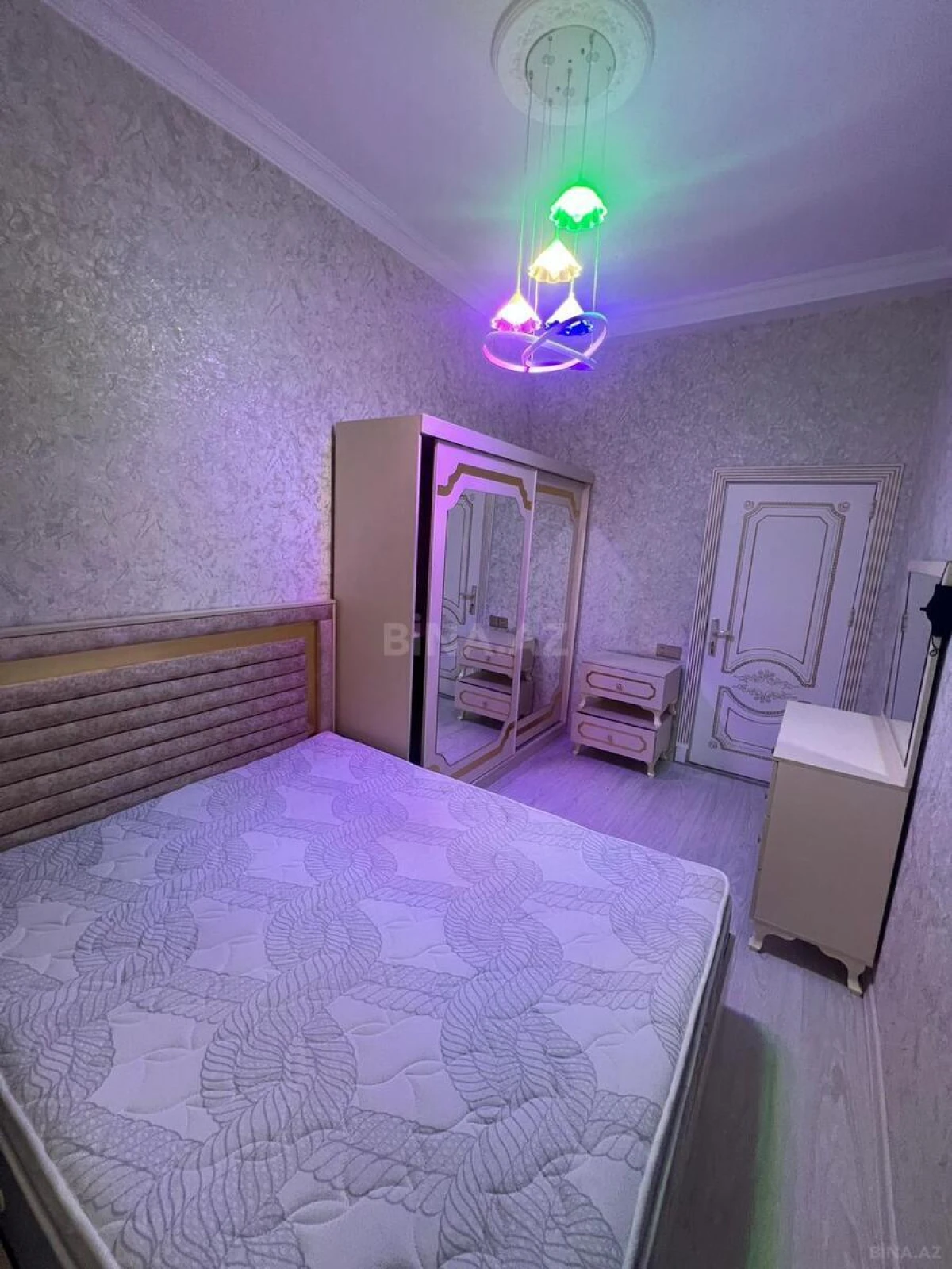 Kirayə verilir 2 otaqlı mənzil 60 m²