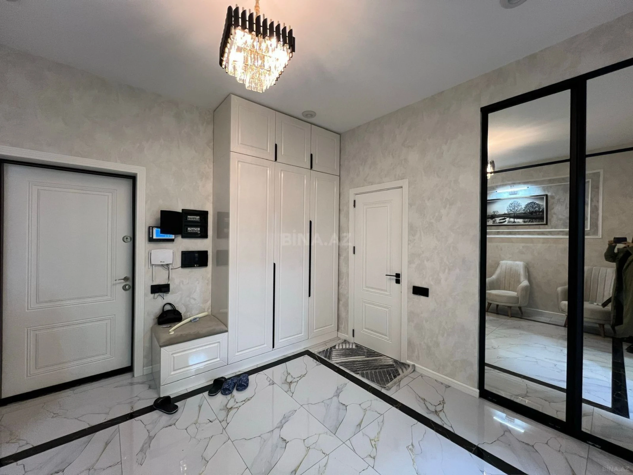 Kirayə verilir 2 otaqlı mənzil 90 m²